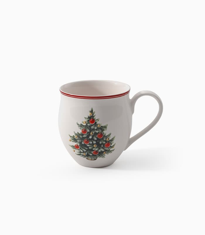 Mug with a Christmas tree print